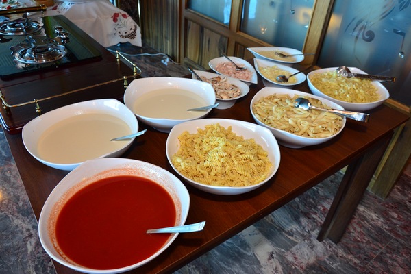Sunday Buffet at Bay Lodge